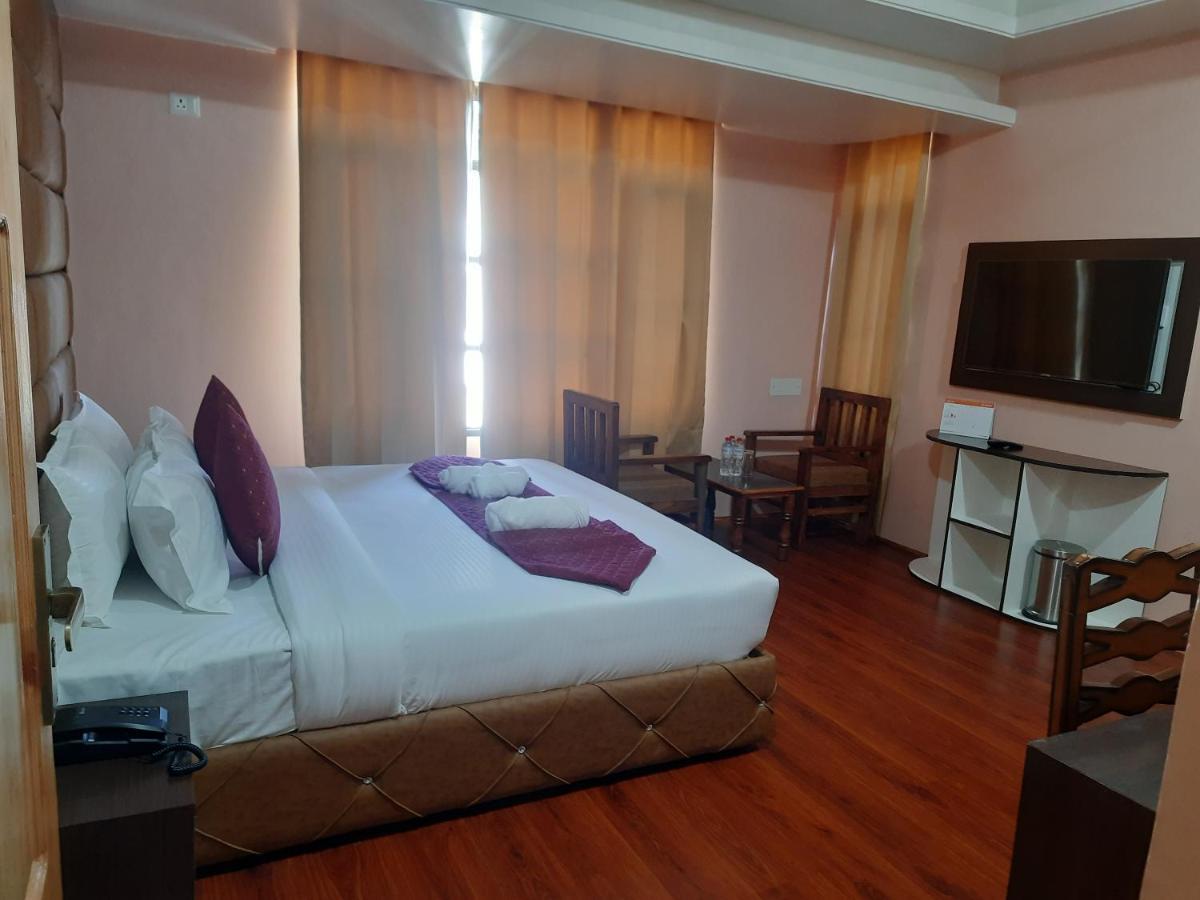 Fair Mount, Airport Road, Humhama Srinagar Hotell Exteriör bild