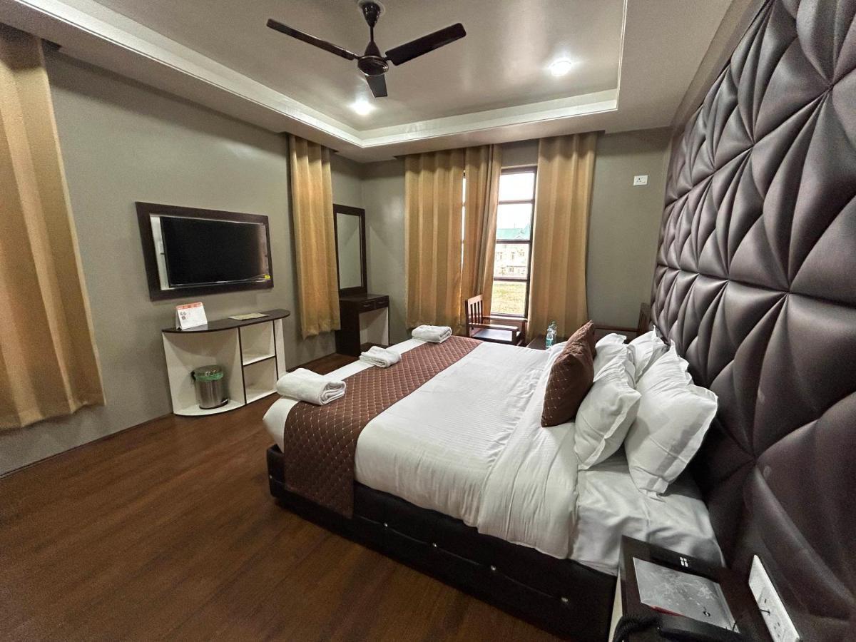 Fair Mount, Airport Road, Humhama Srinagar Hotell Exteriör bild