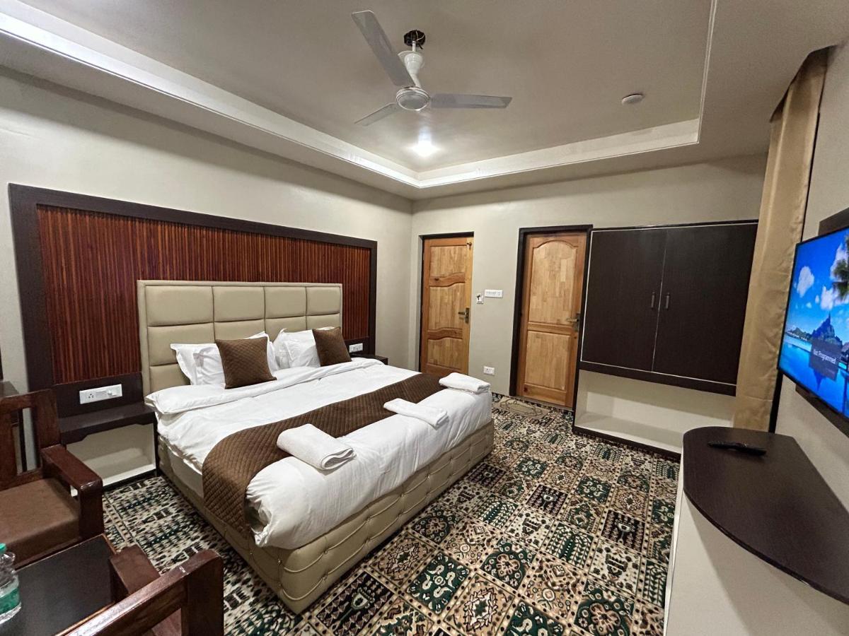 Fair Mount, Airport Road, Humhama Srinagar Hotell Rum bild