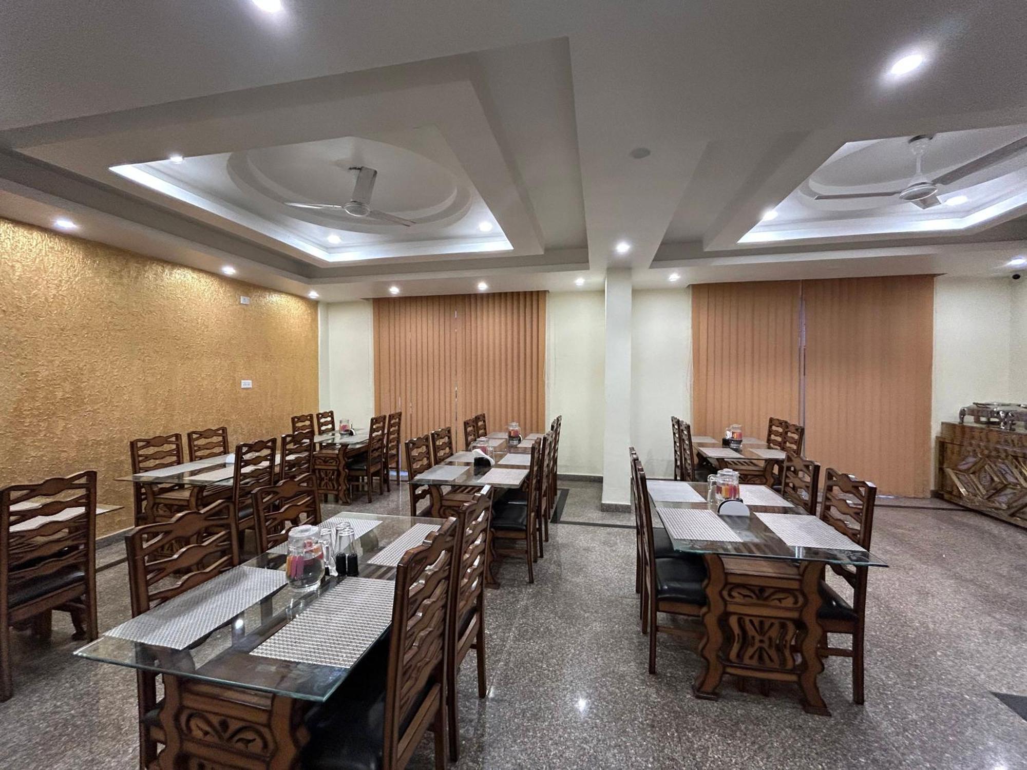Fair Mount, Airport Road, Humhama Srinagar Hotell Exteriör bild