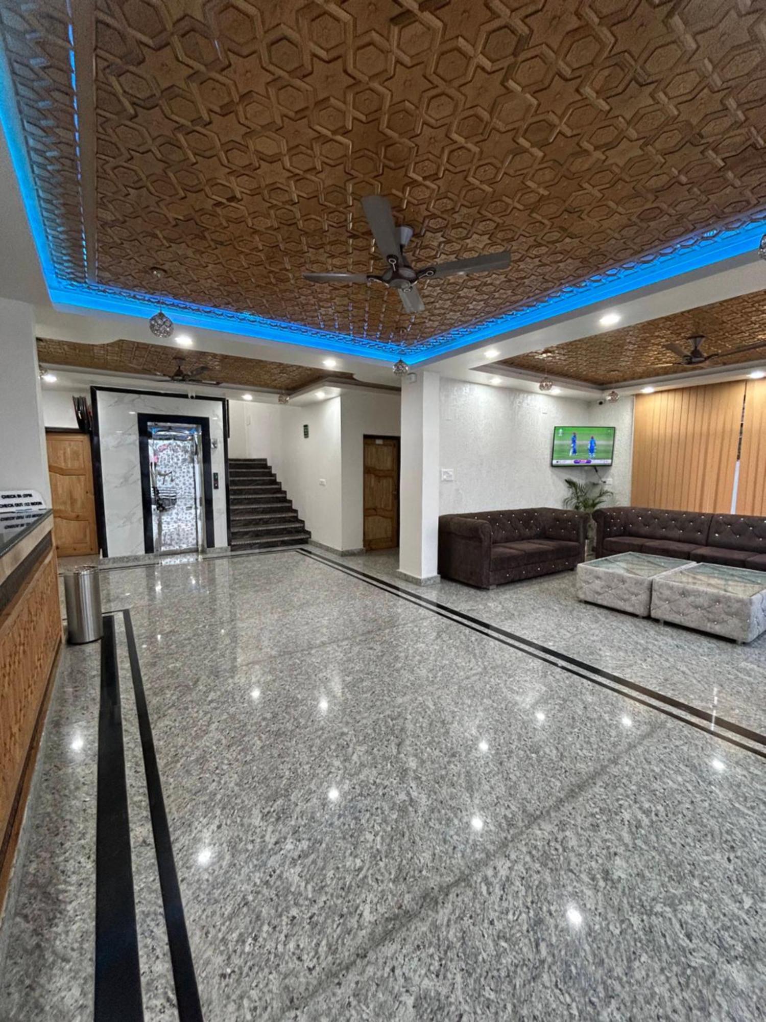 Fair Mount, Airport Road, Humhama Srinagar Hotell Exteriör bild